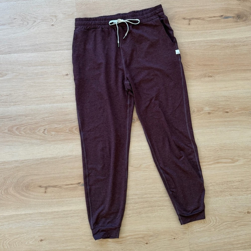 Vuori Joggers Women’s Medium – Heather Burgundy